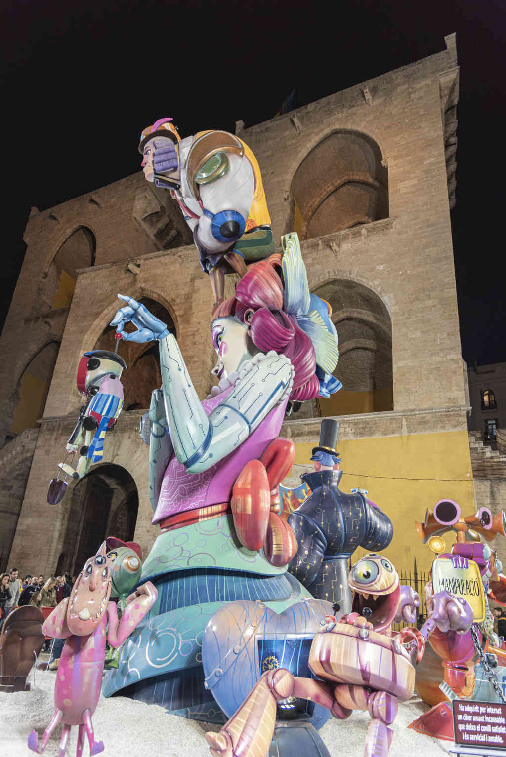 Valencia - fallas 2023 - falla Quart-Palomar - Ciber 10.jpg